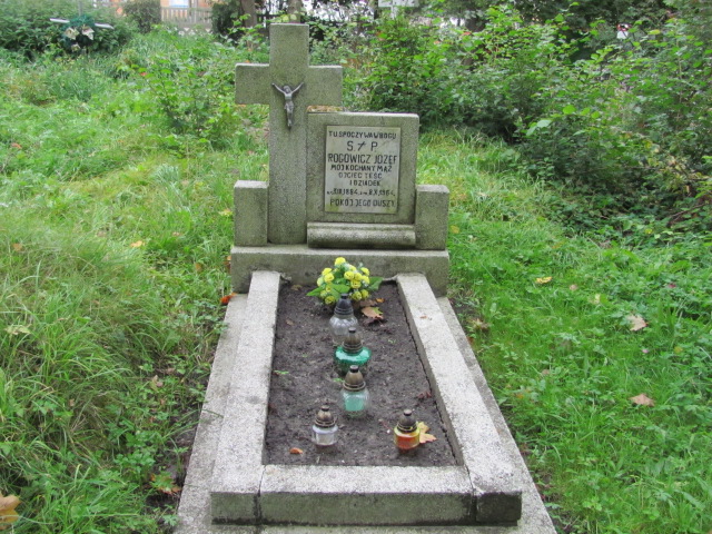 Grób Józef Rogowicz